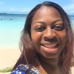 Meet your Posher, Tia